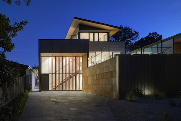 VetroRail â€” Minimal Glass Railing System